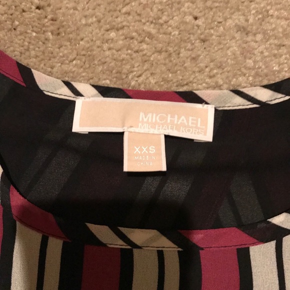 🎯SOLD🎯 Michael Kors sleeveless top - Picture 5 of 5